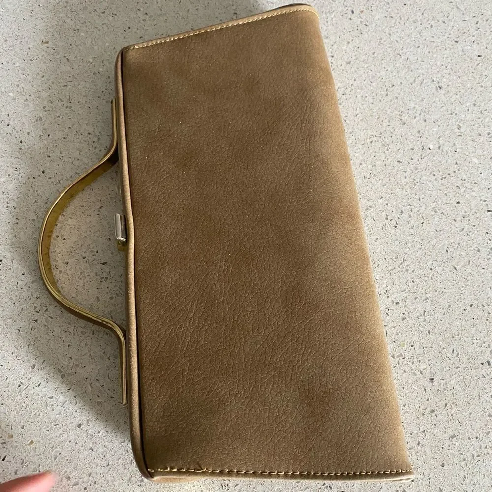 no brand women’s wristlet